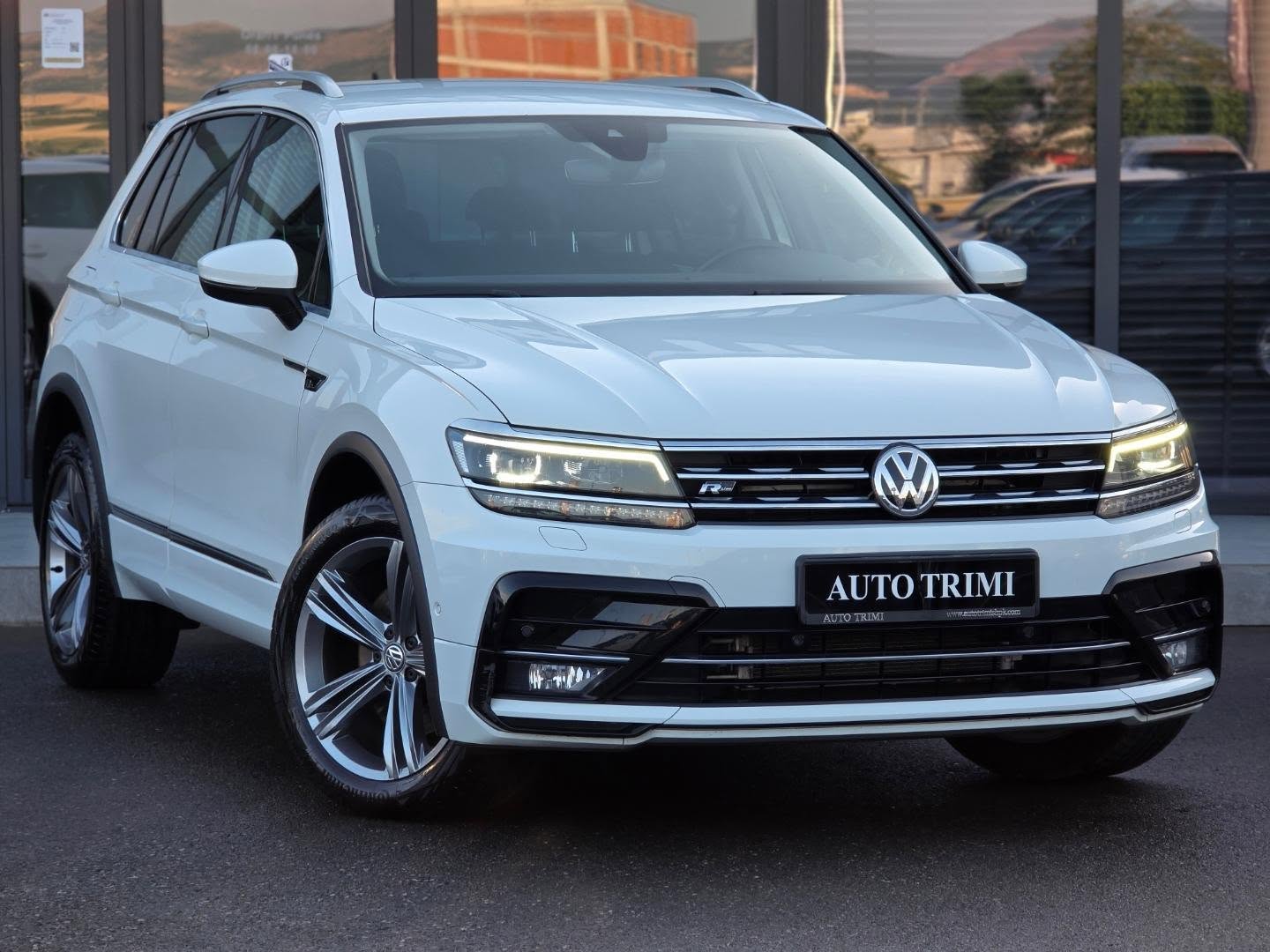 VW TIGUAN 2.0 TDI DSG 4MOTION  R-LINE